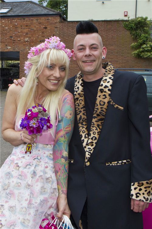 Artist Ella Goodwin Wows In Her Kitten Wedding Dress Catster