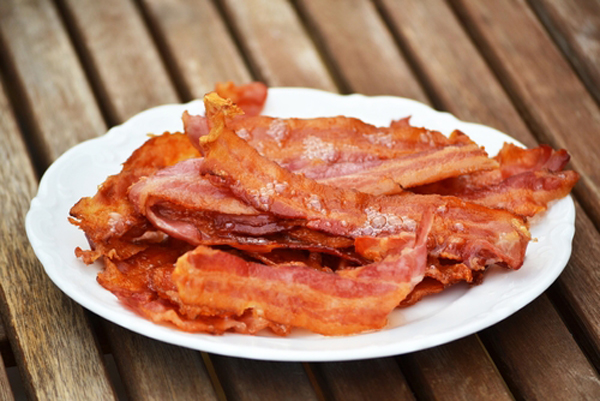 Bacon a plate. 