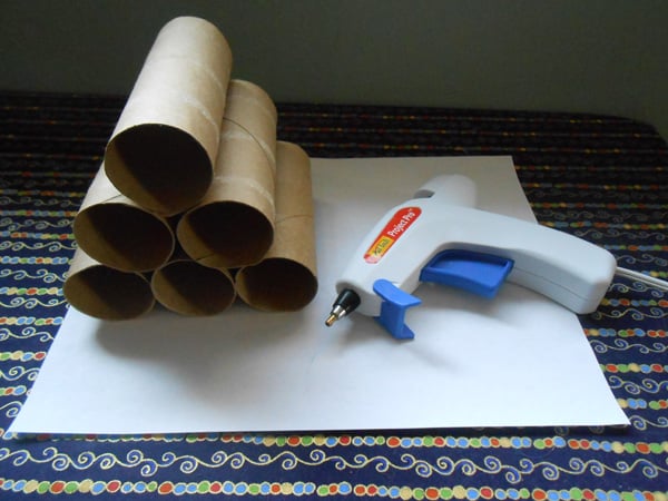 Cat toilet paper rolls and a glue gun.