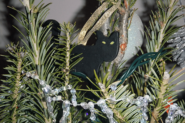 600-400-cat ornament