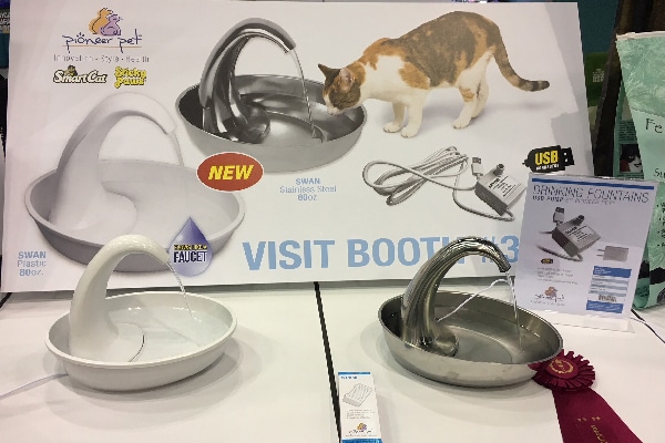 drinking fountain swan by pioneer pet