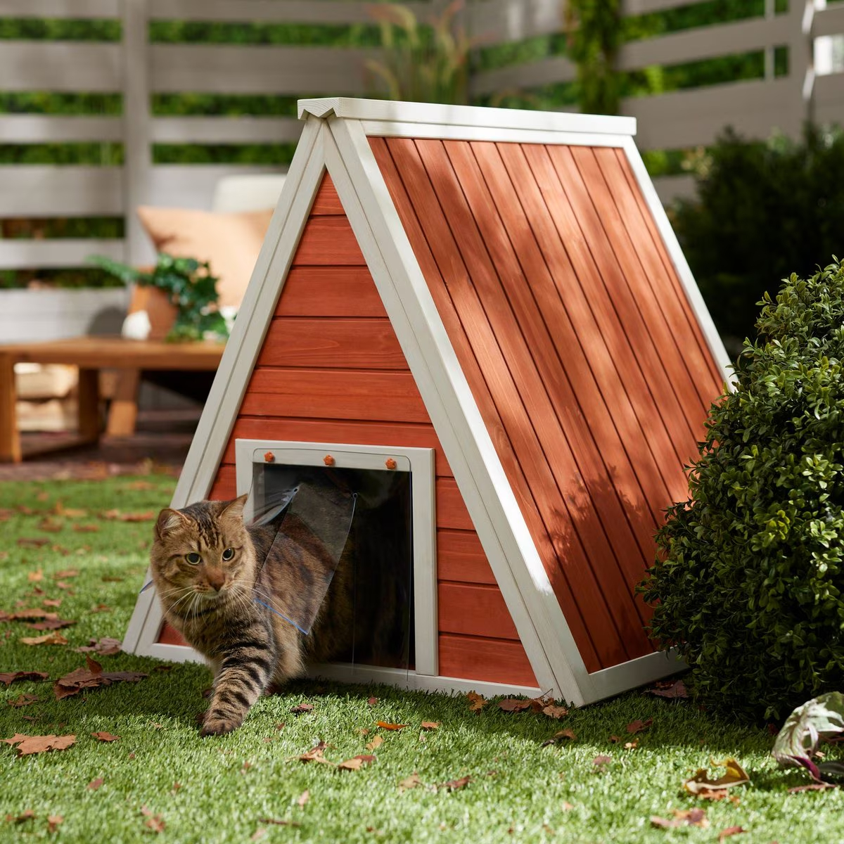 Frisco Outdoor Wooden A-Frame Cat House new