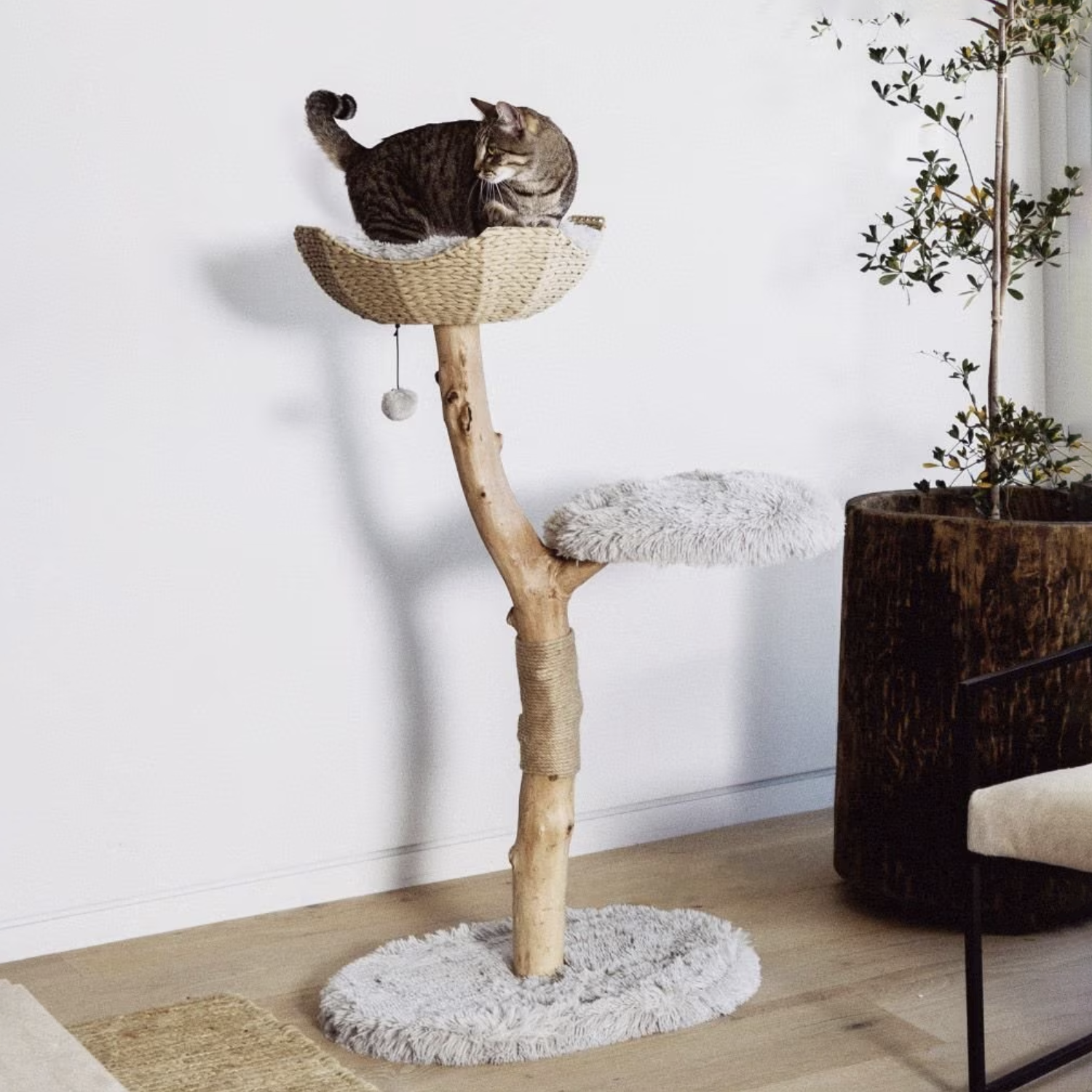 Mau Lifestyle Uni 41-in Faux Fur Basket Bed Cat Tree