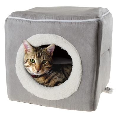 K&H Pet Products Outdoor Heated Kitty House Cat Shelter