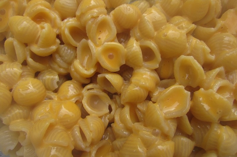 close up of a mac and cheese