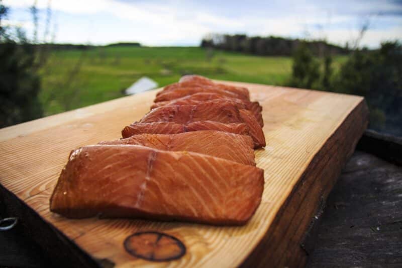 sliced smoked salmon