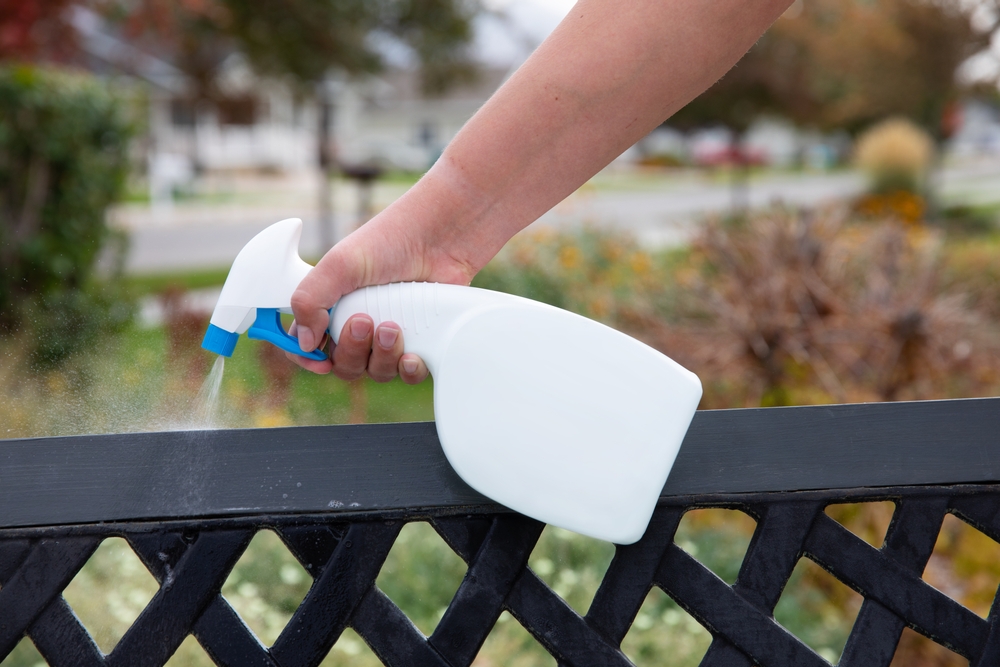 spray bottle outside fence cleaning