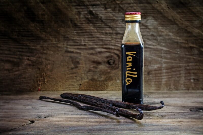 vanilla extract in a bottle