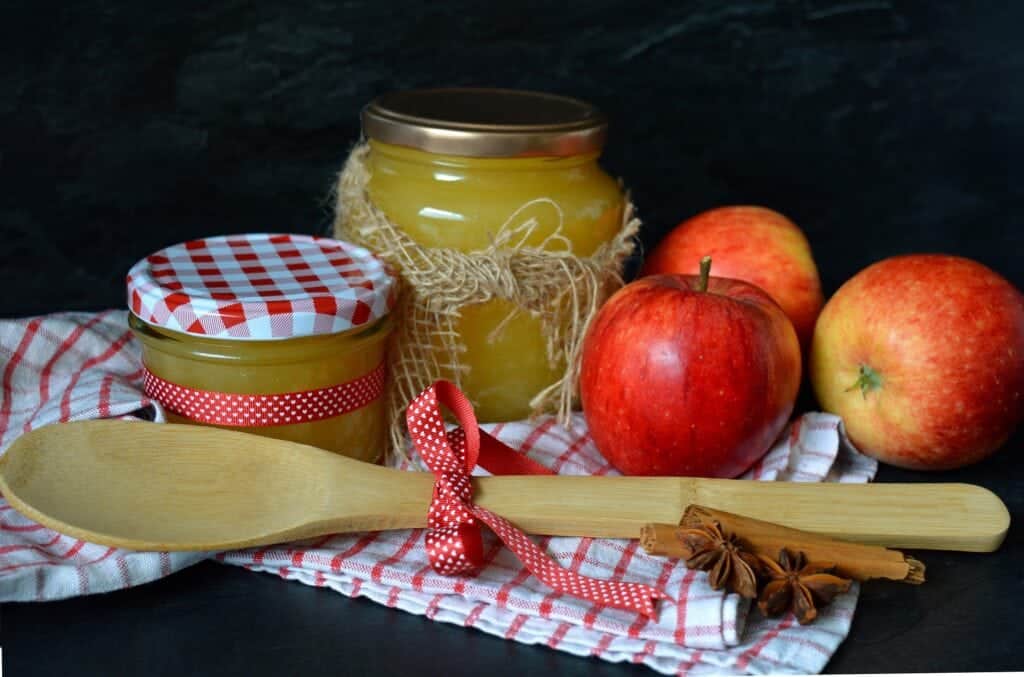 Applesauce and apples