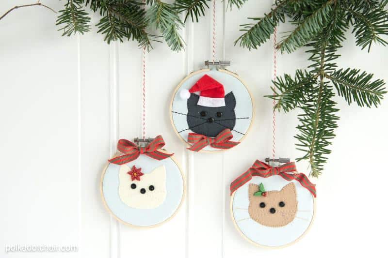 Cat Embroidery Hoop Christmas Ornaments1