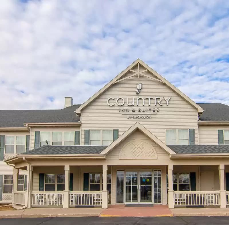 Country Inn & Suites By Radisson, Stockton, IL 