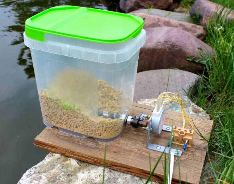 DIY Automatic Pet Feeder