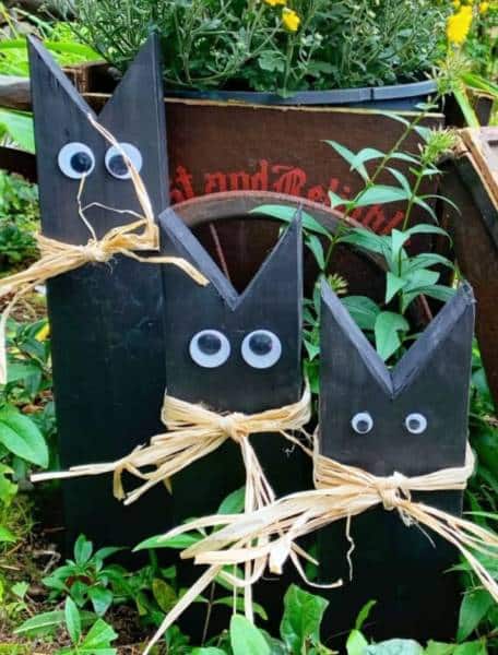 DIY Black Cat Halloween Decorations