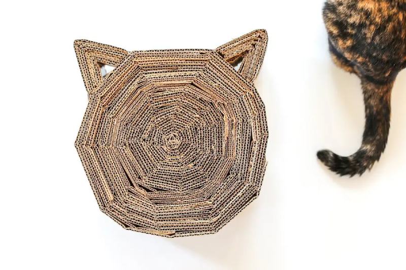 DIY CARDBOARD CAT SCRATCHER1