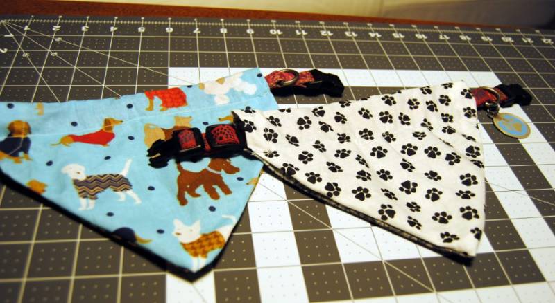 DIY REVERSIBLE SLIP OVER THE COLLAR DOG BANDANA