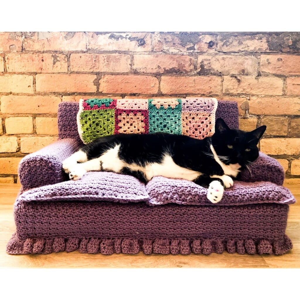 DIY Red Heart Crochet Kitty Couch O'Go Yarnspirations