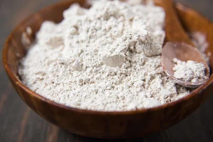 Food Grade Diatomaceous Earth_Anna Hoychuk_shutterstock