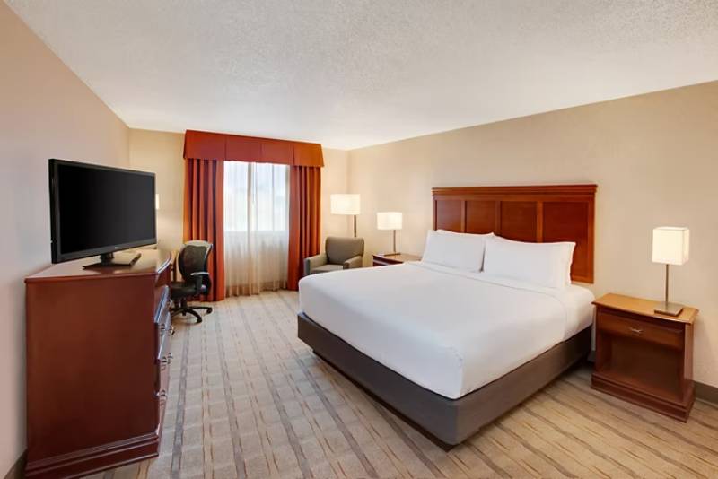 Holiday Inn Dallas Market Center