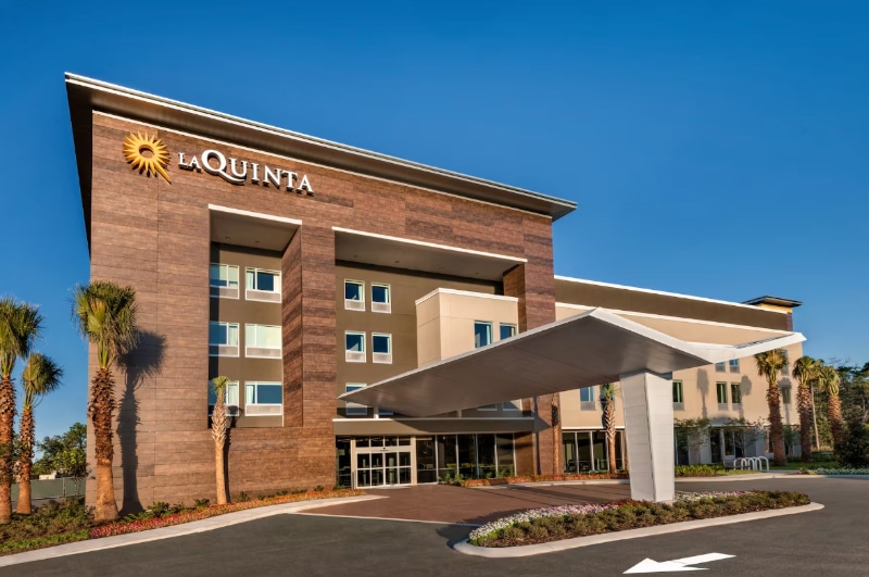 La Quinta Inn & Suites by Wyndham Orlando Airport North