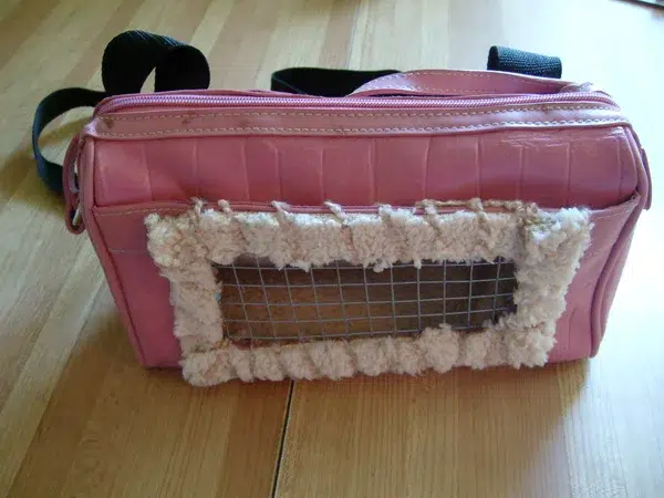 Recycled Purse Cat Carrier by Instructables