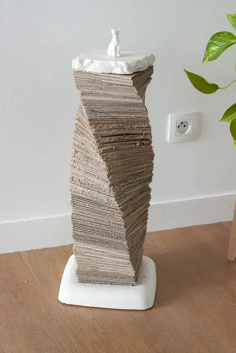 Scratching Post Tower by Instructables