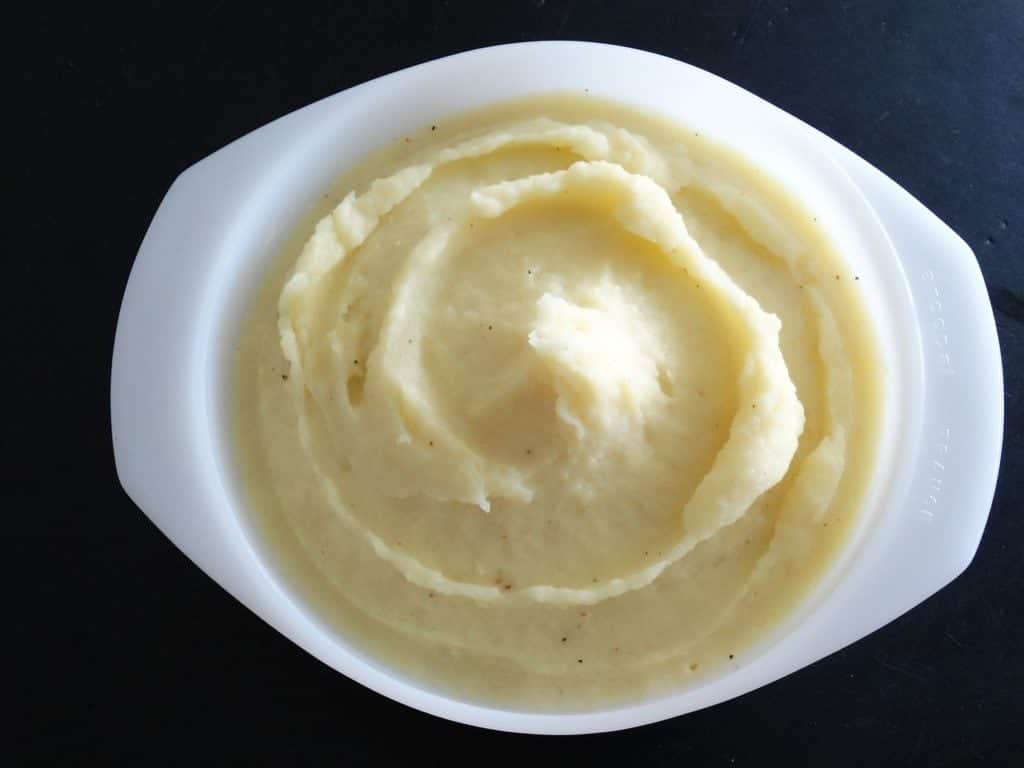 bowl of mashed potato