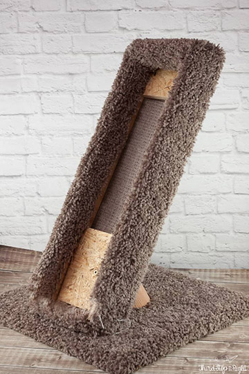 diy corrugated cardboard scratching post