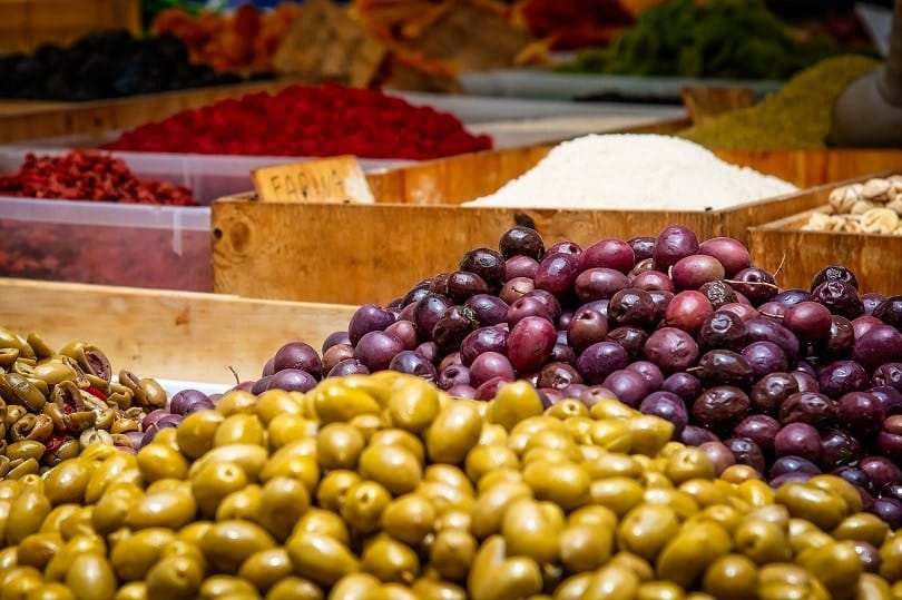 olives-market-pixabay