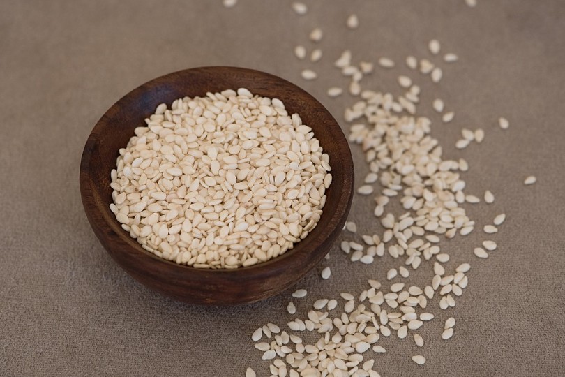 Can Cats Eat Sesame Seeds? Vet Approved Nutrition Advice Catster