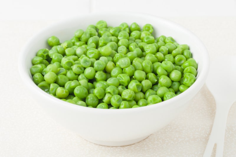 a bowl of boiled peas