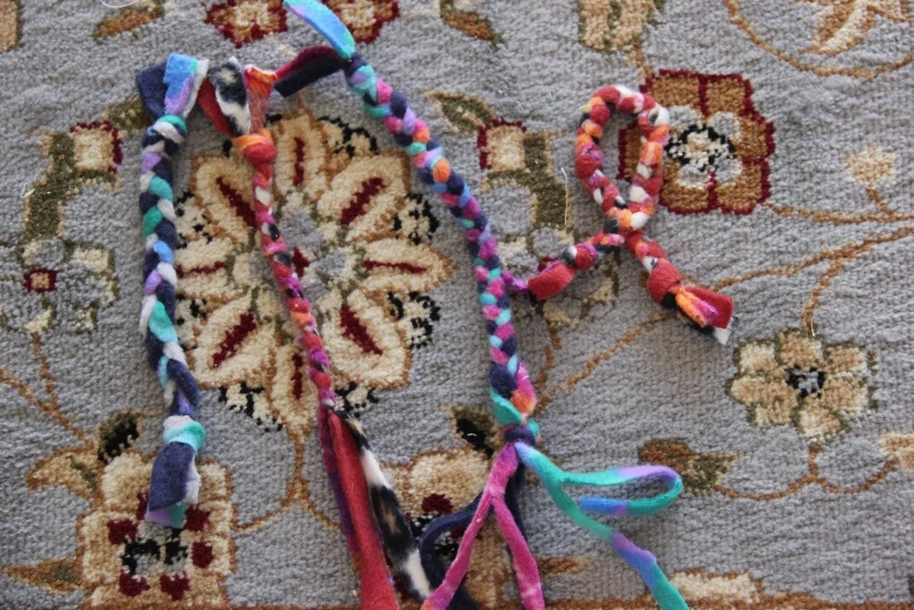 DIY Braided Cat Toy