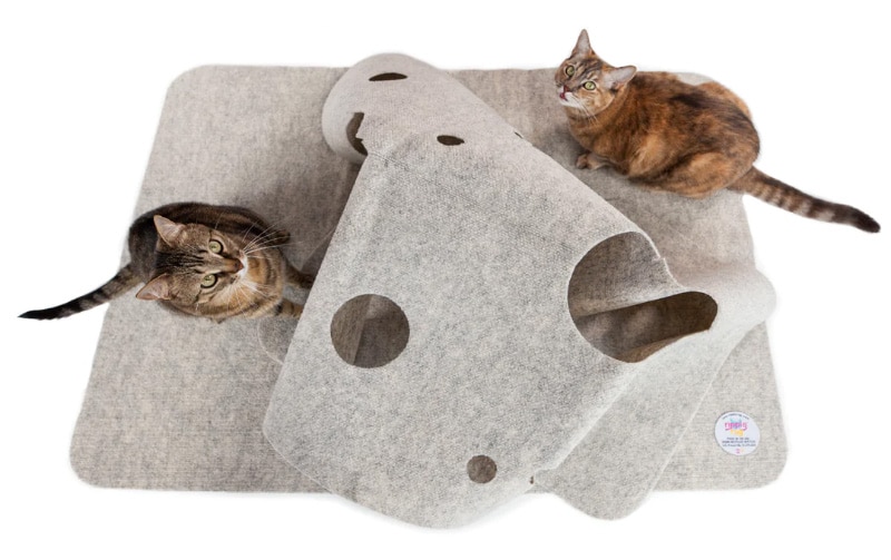 Ripple Rug for Cats - product in oatmeal color with cats