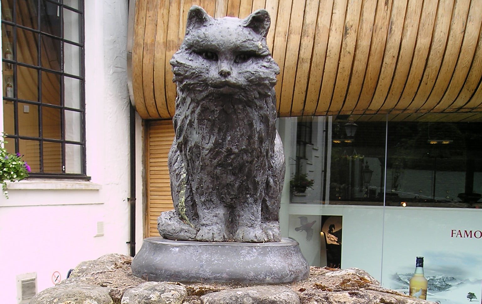 Sculpture of Towser the Famous Grouse Distillery cat