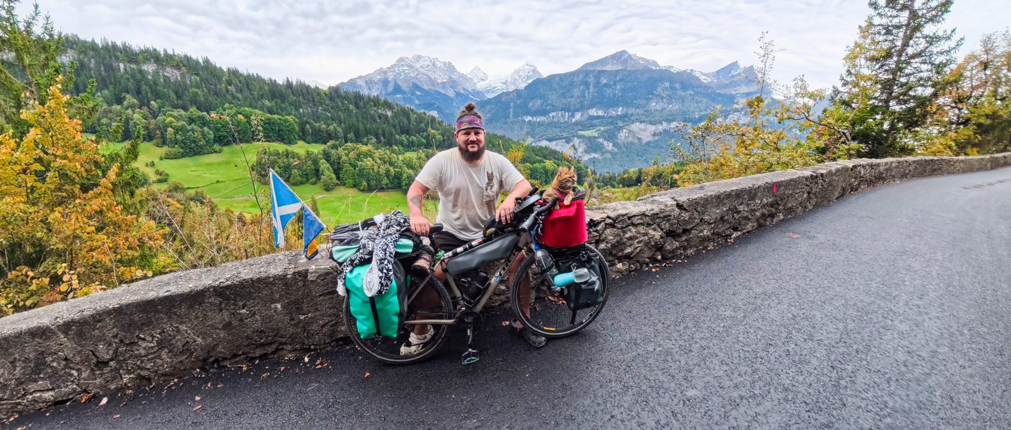 The Rescue Cat Who Cycled Around the World_ Dean & Nal
